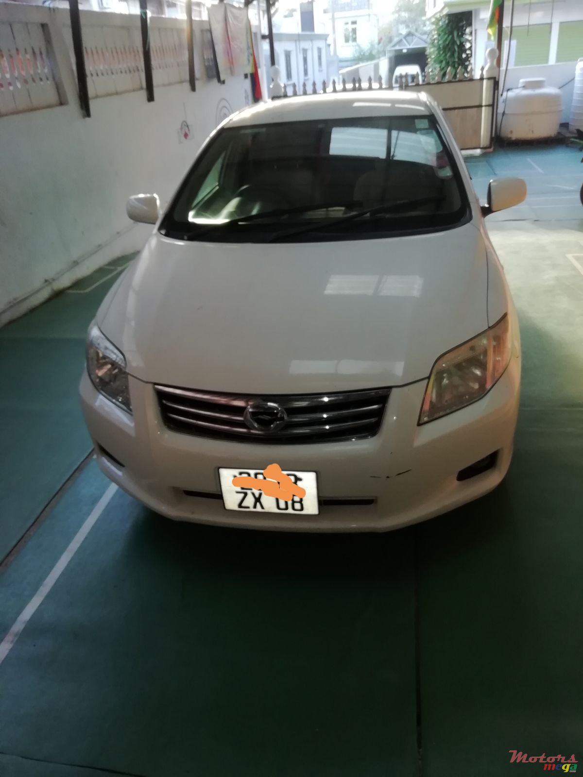 2008' Toyota Axio Blanc photo #2