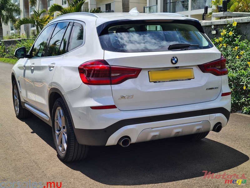 2019' BMW X3 XLine SDrive 20i photo #3