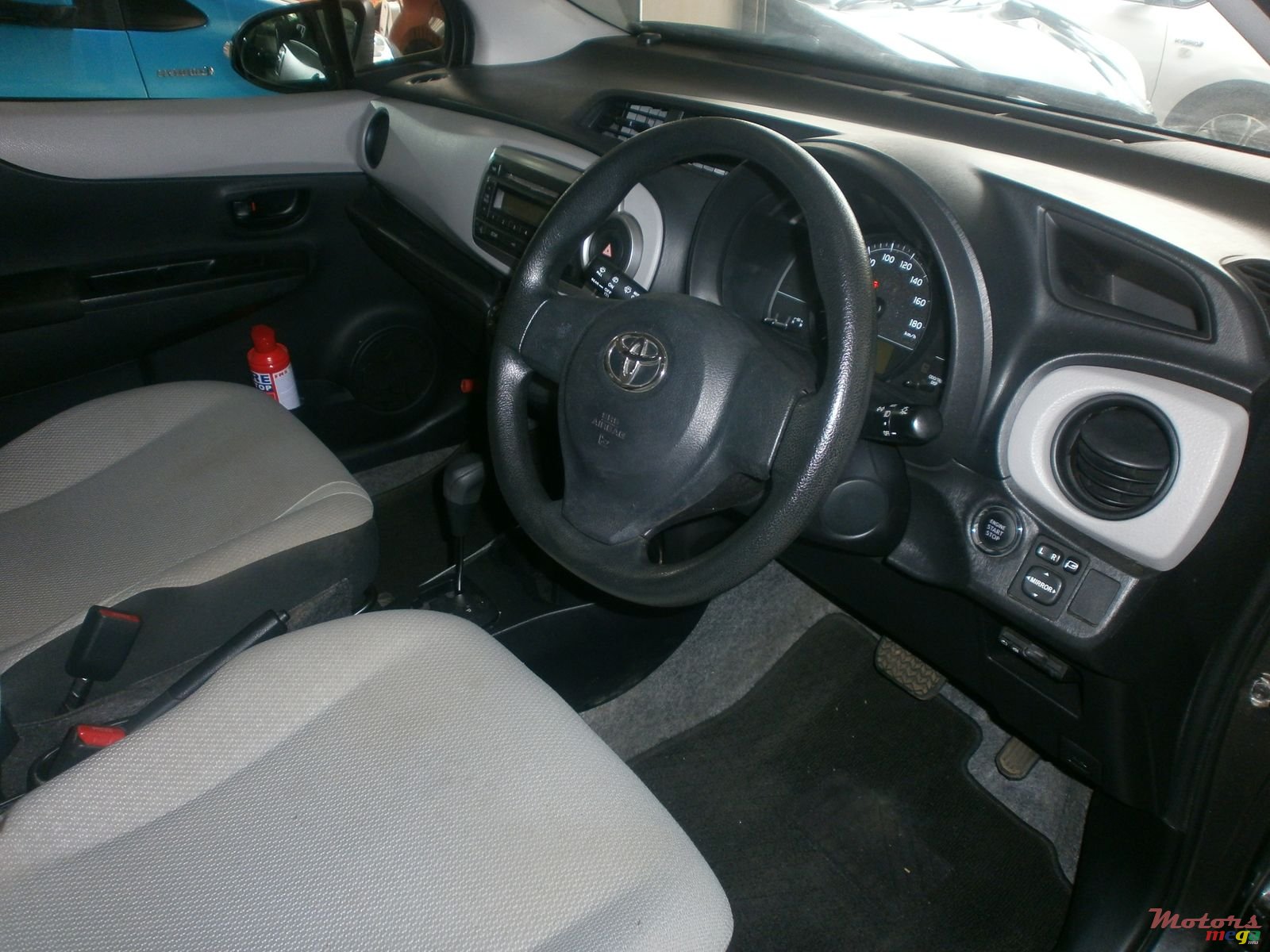 2012' Toyota Vitz photo #3