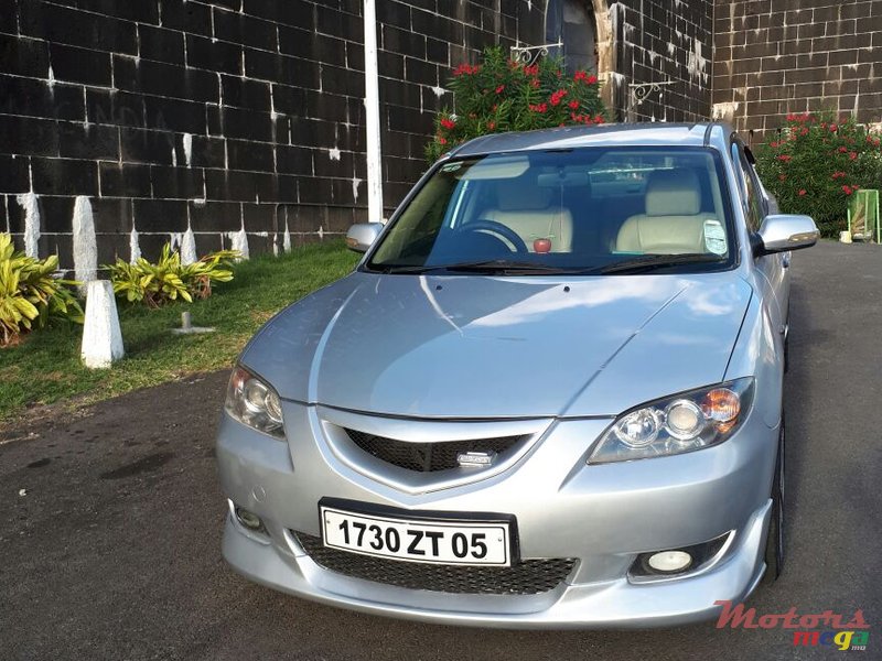 2005' Mazda 3 Axela photo #3