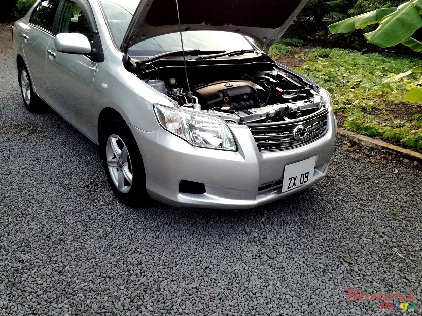 2009' Toyota Corolla Axio X-JAPAN photo #5