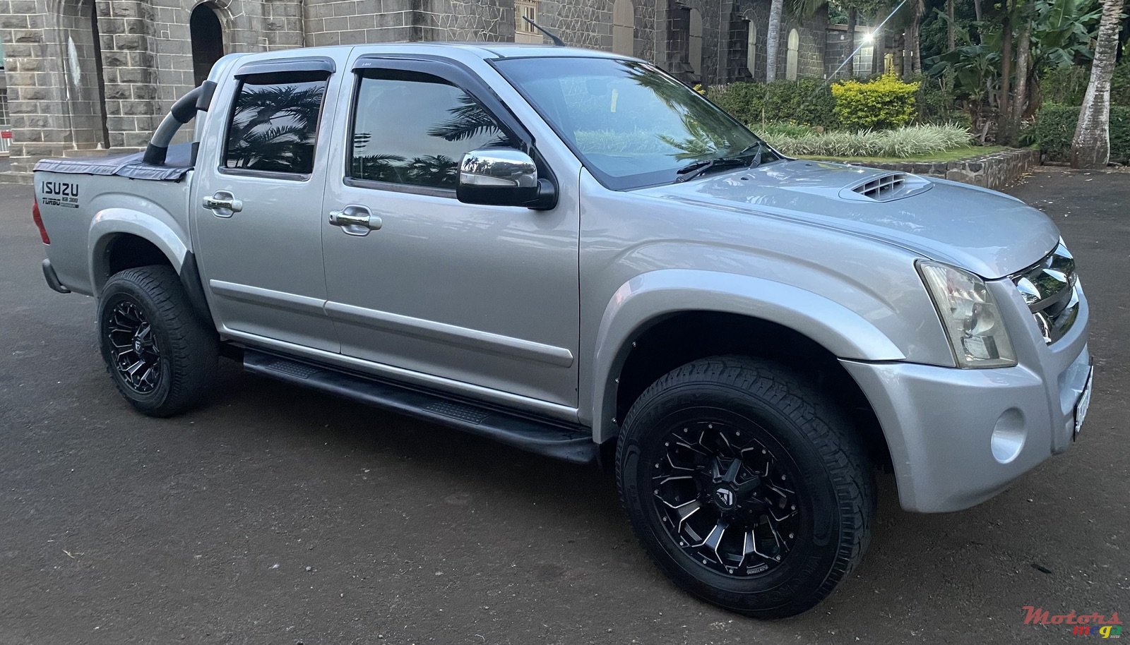 2009' Isuzu KB 300 photo #2