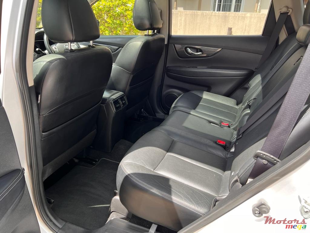 2015' Nissan X-Trail photo #5