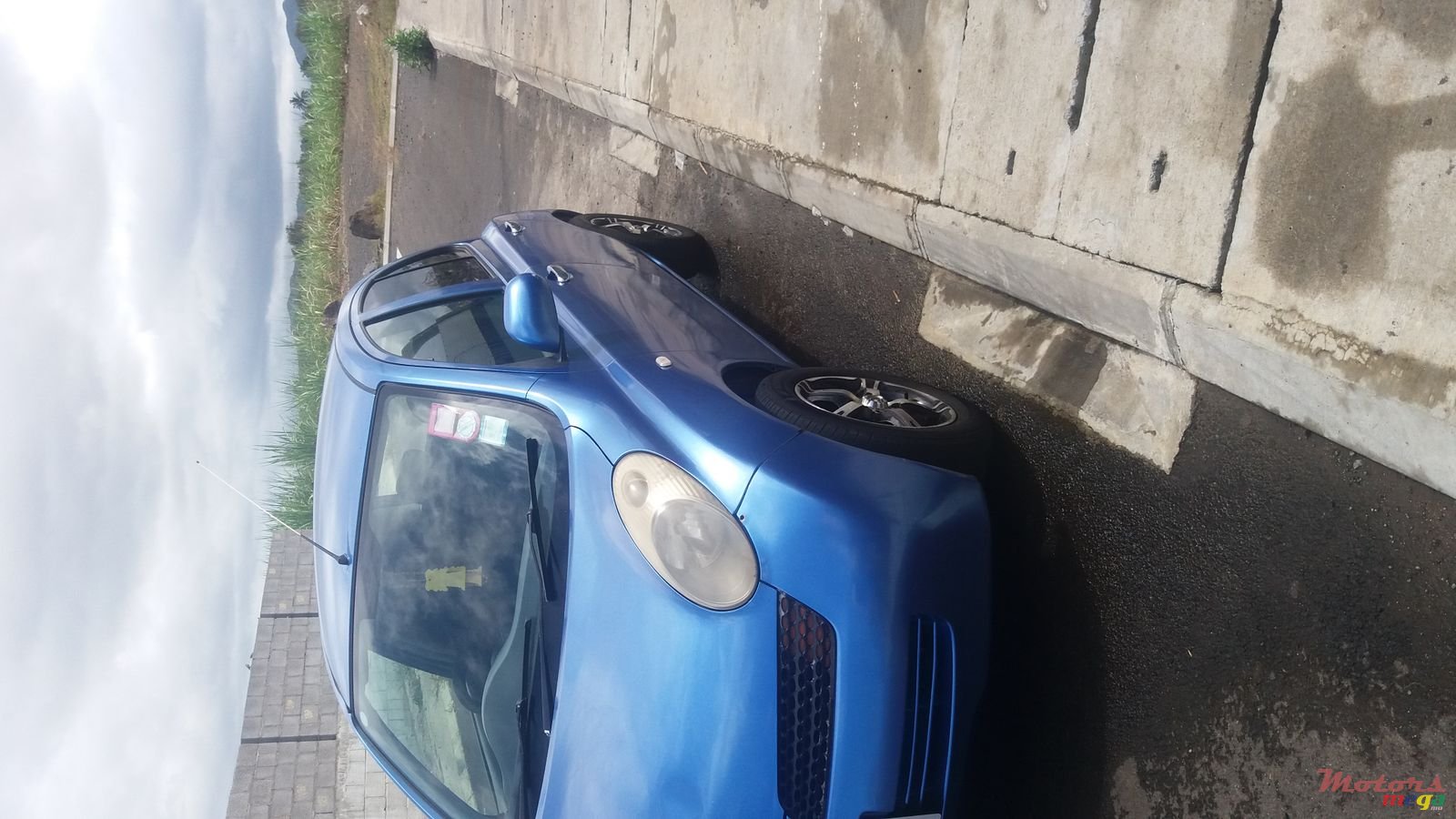 2002' Nissan March photo #1