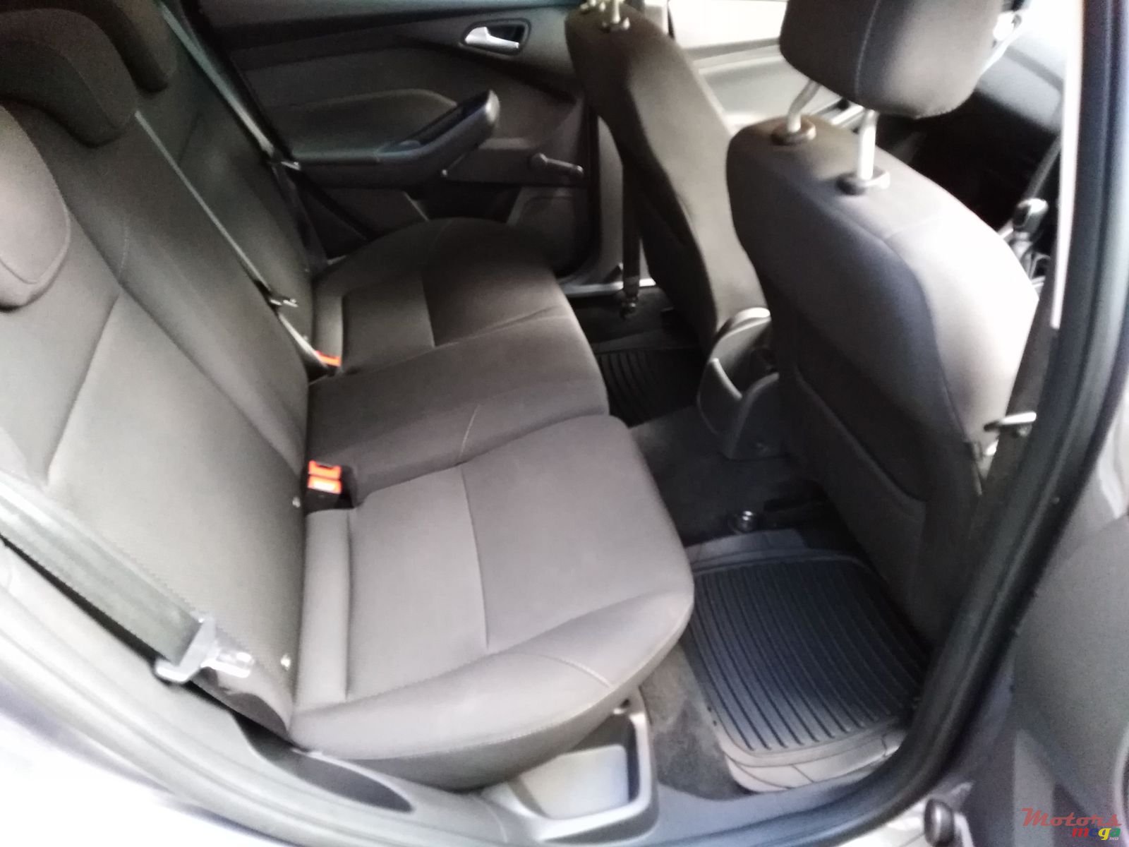 2016' Ford Focus Estate photo #4