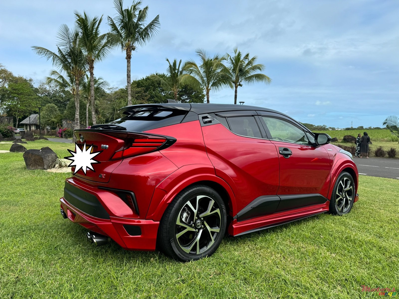 2020' Toyota C-HR photo #4