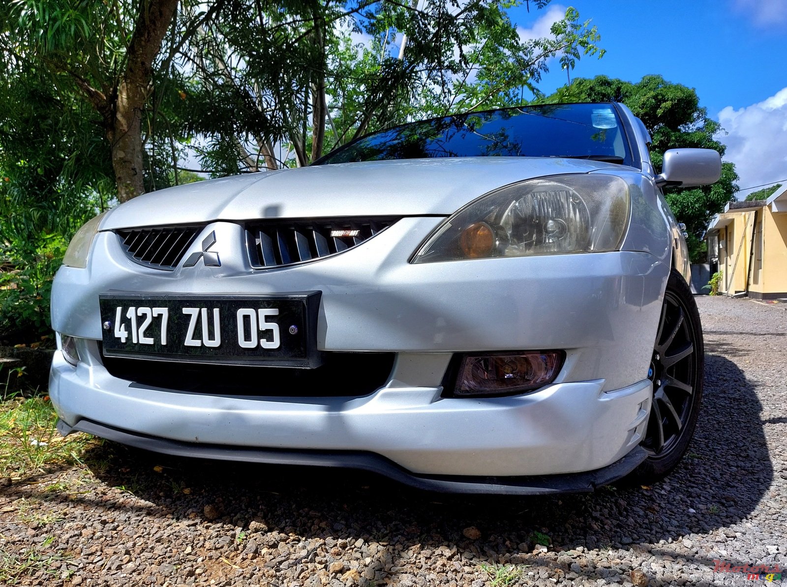 2005' Mitsubishi Lancer photo #3