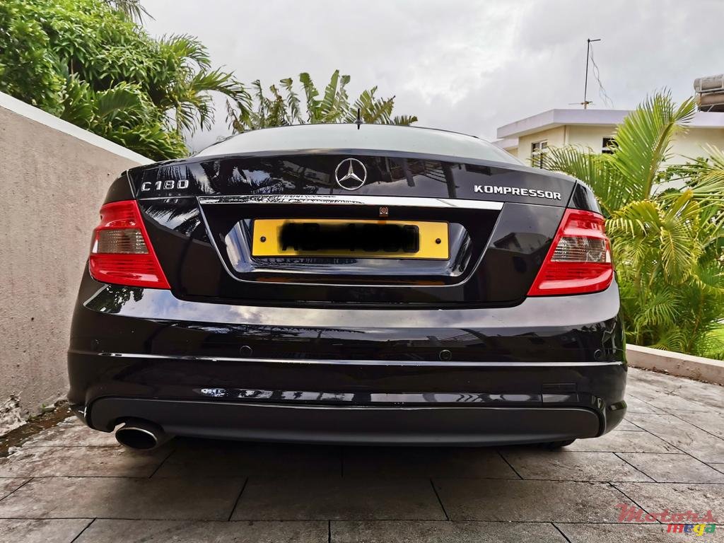 2009' Mercedes-Benz photo #2