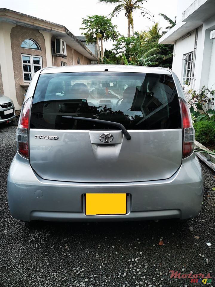 2005' Toyota Passo photo #3