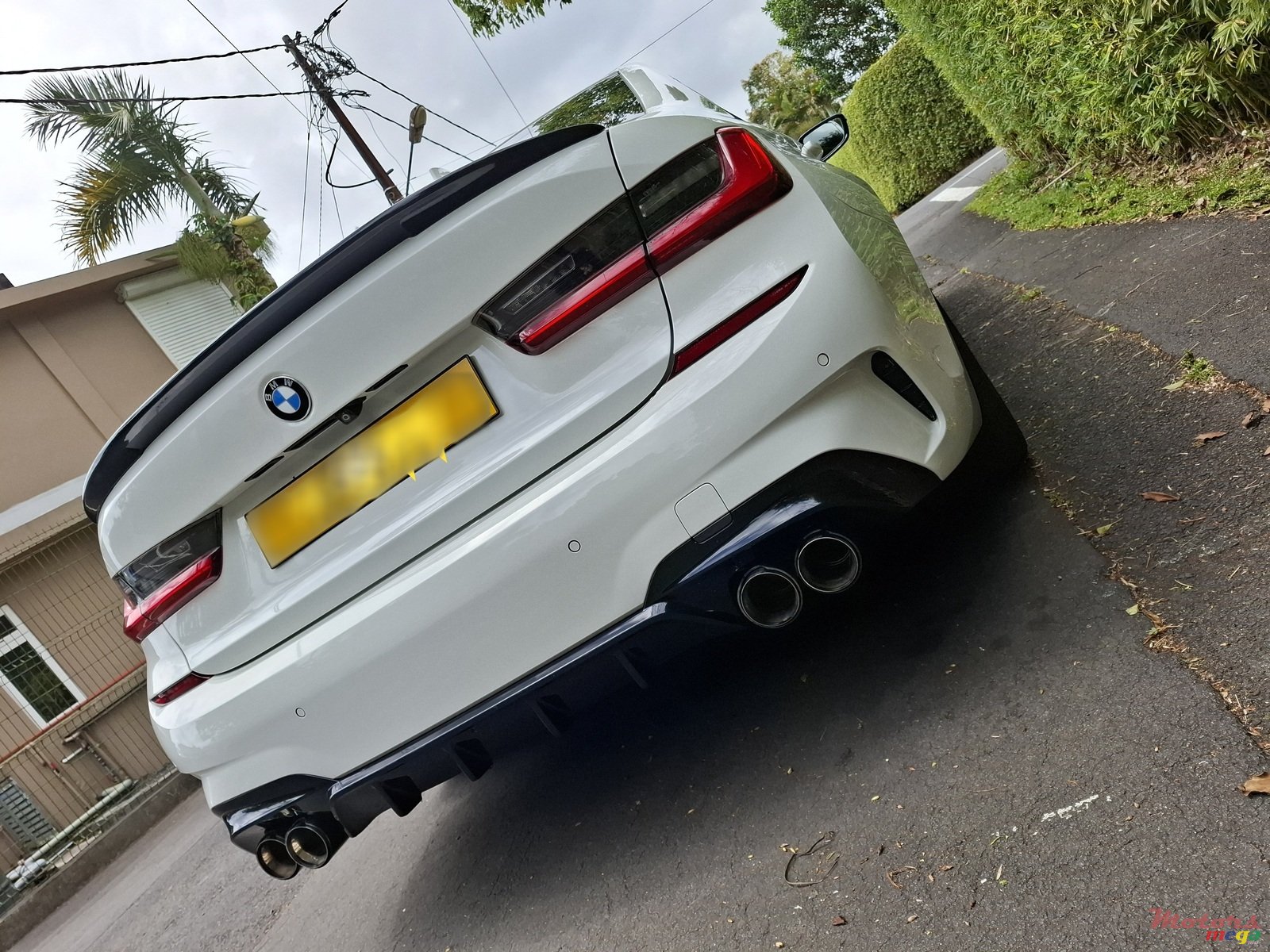 2021' BMW 3 Series photo #3