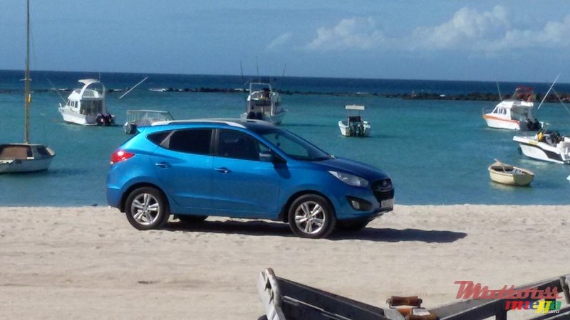 2010' Hyundai ix35 2WD 2000cc Automatic photo #4