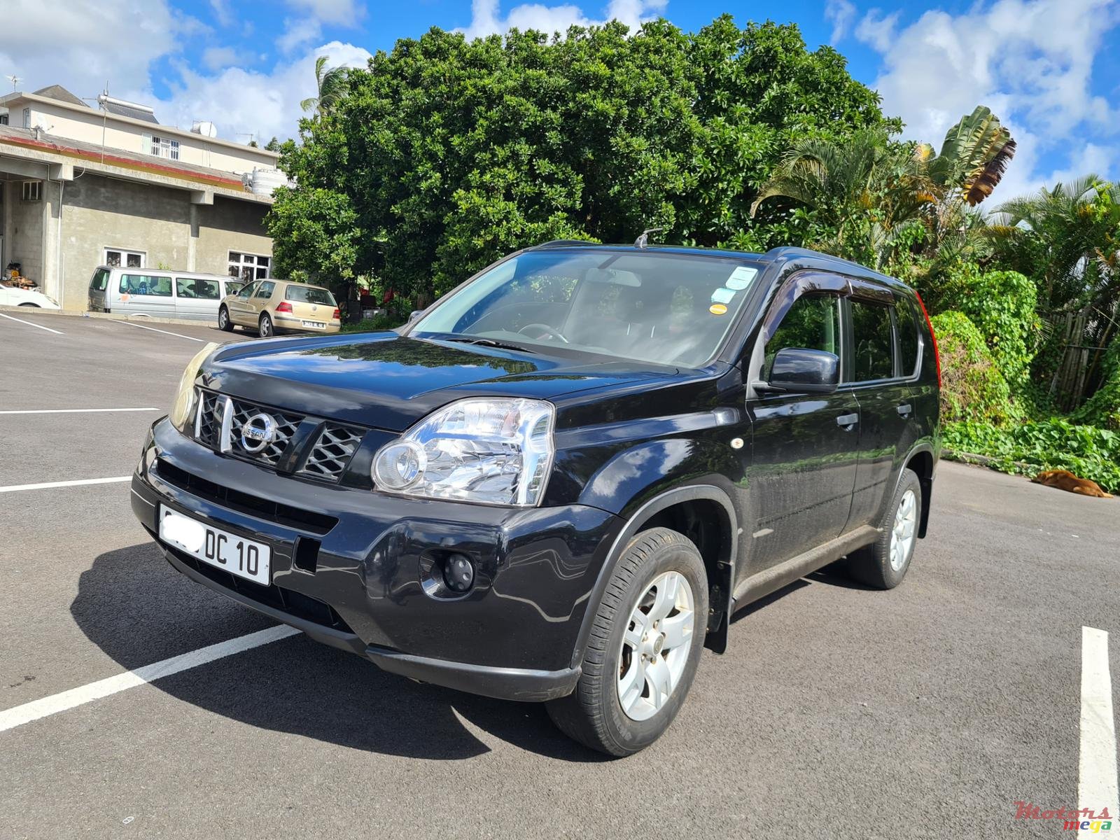 2010' Nissan X-Trail 4x4 photo #2