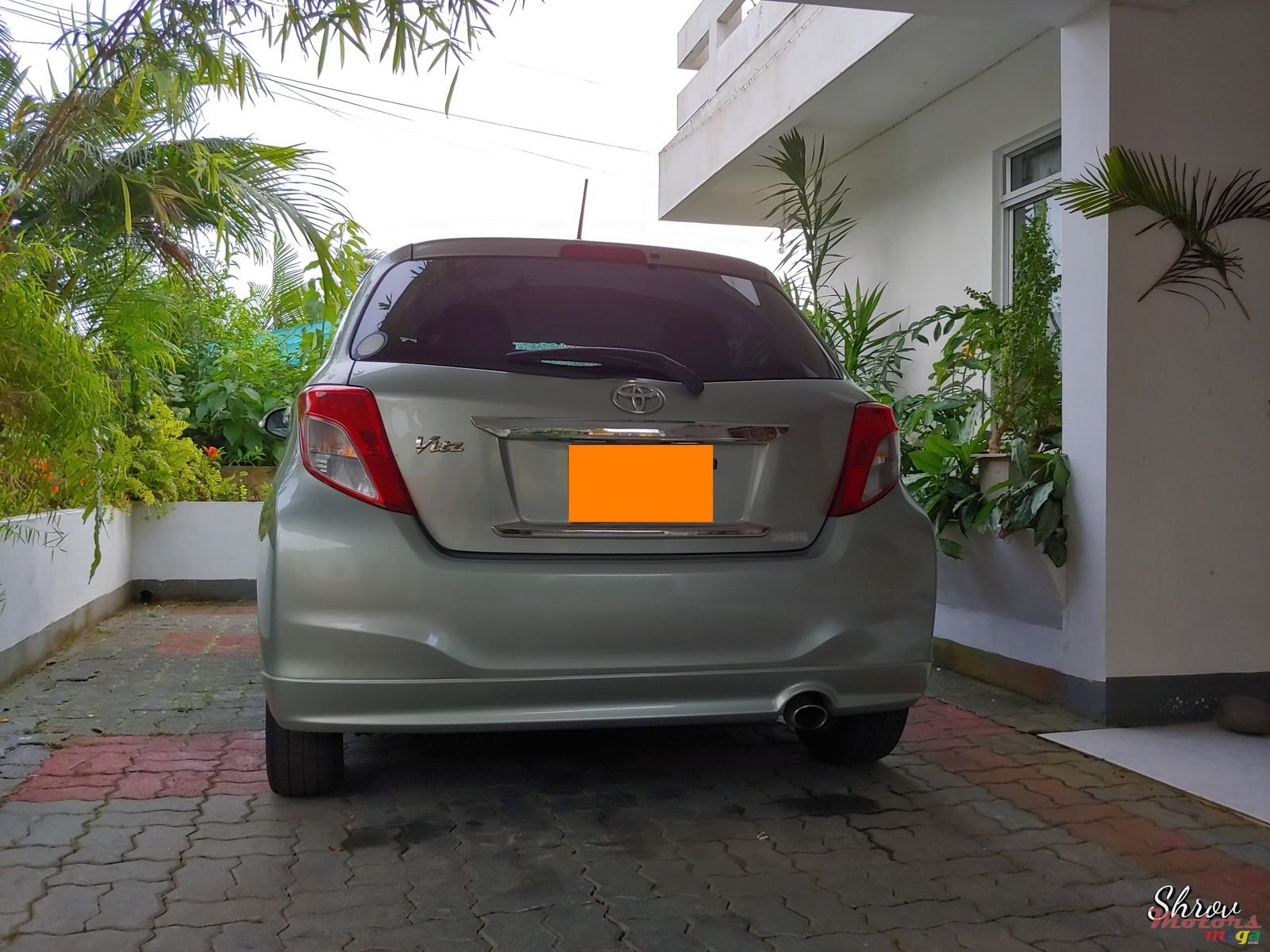 2011' Toyota Vitz photo #2