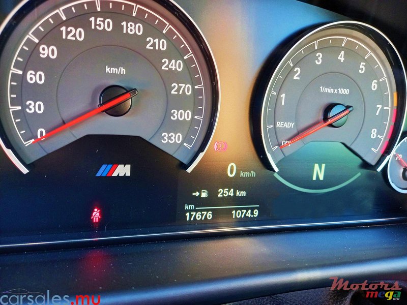 2017' BMW M4 Coupé photo #7