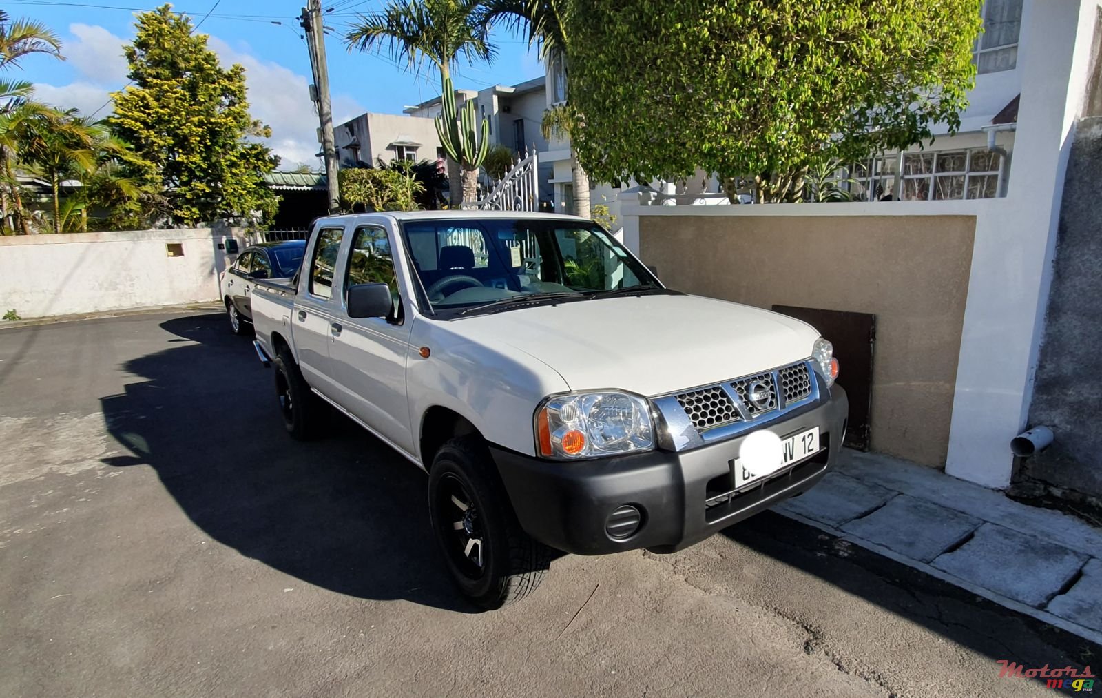 2012' Nissan Hardbody 4x2 photo #1