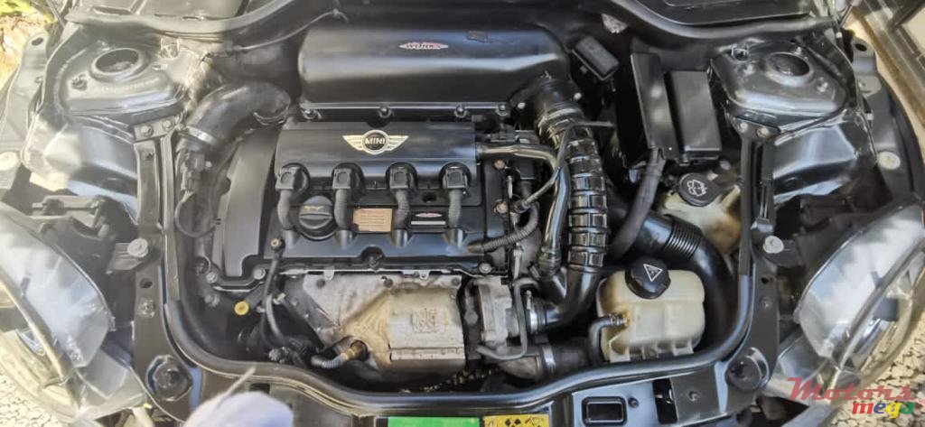 2008' MINI Cooper S turbo photo #3