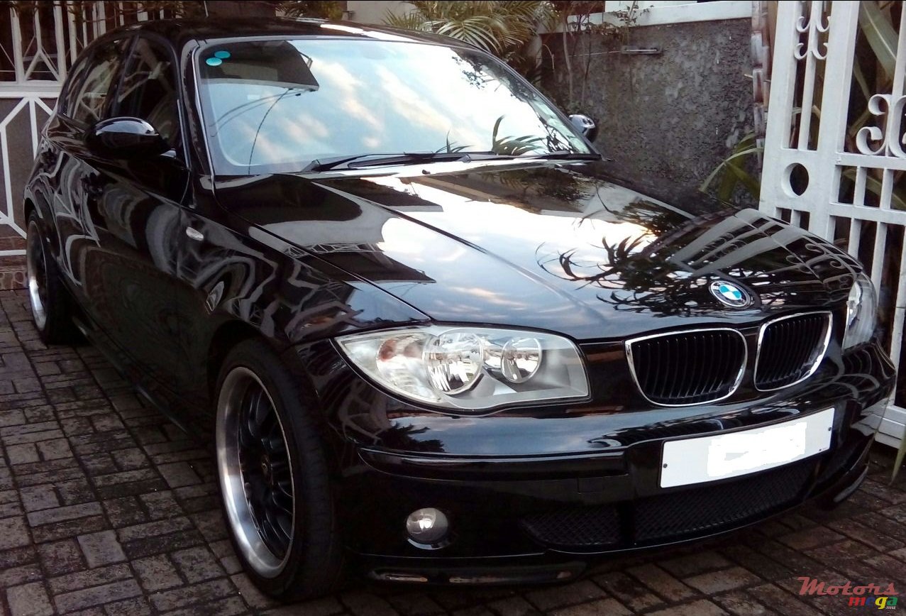 2005' BMW 1 Series 116i photo #3