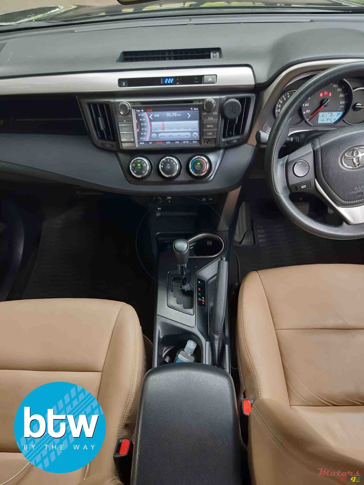 2016' Toyota RAV4 photo #6