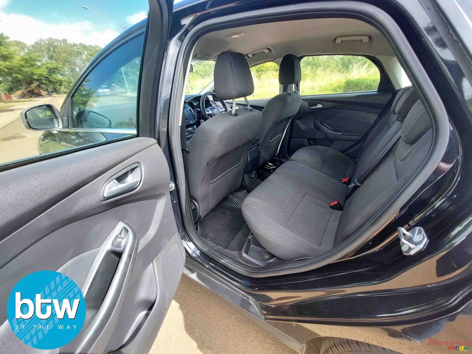 2014' Ford Focus photo #5