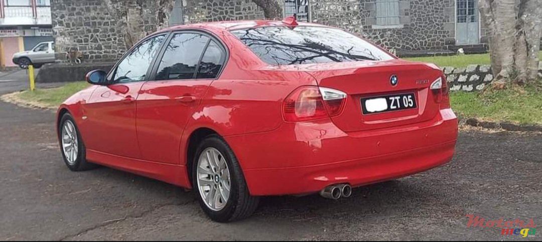 2005' BMW 3 Series 320i photo #3