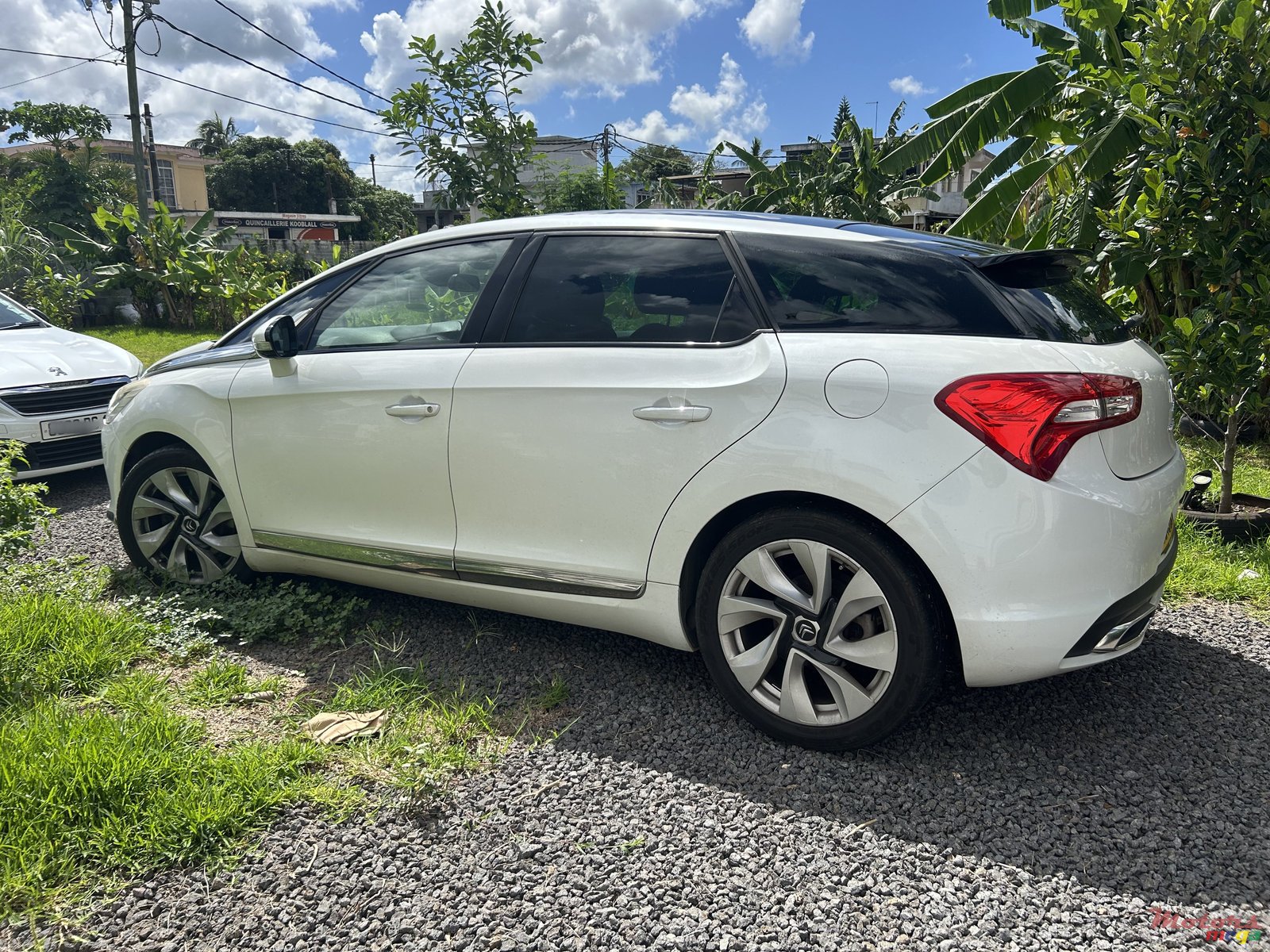 2015' DS Automobiles photo #1