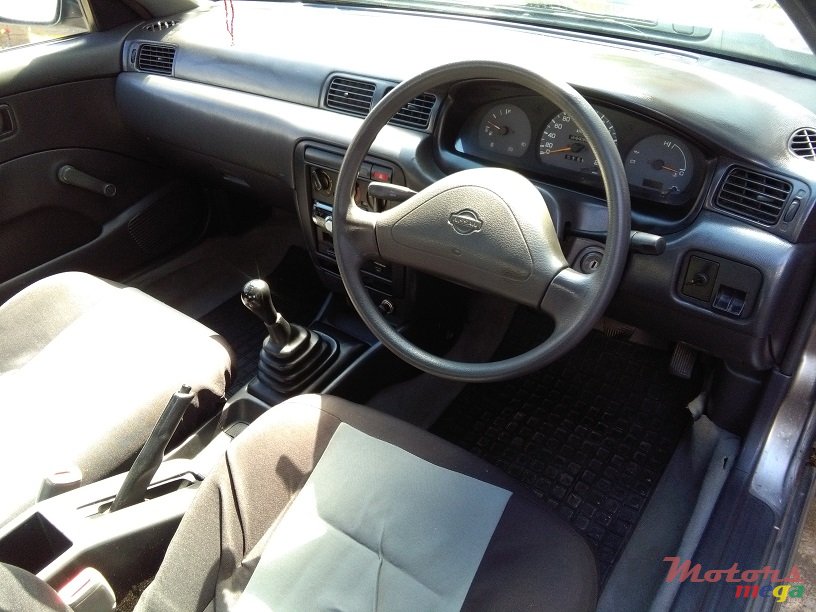 1997' Nissan Bassara photo #3