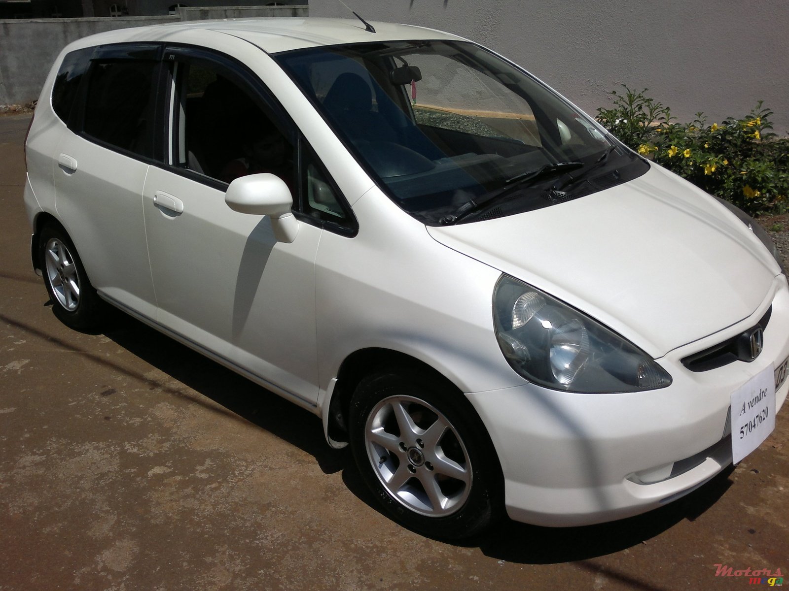 2003' Honda fit photo #1