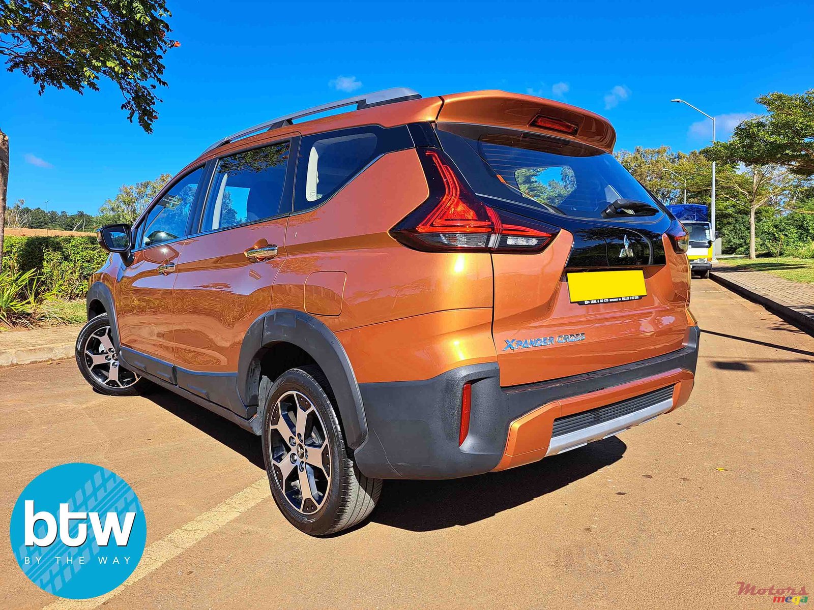 2021' Mitsubishi photo #3