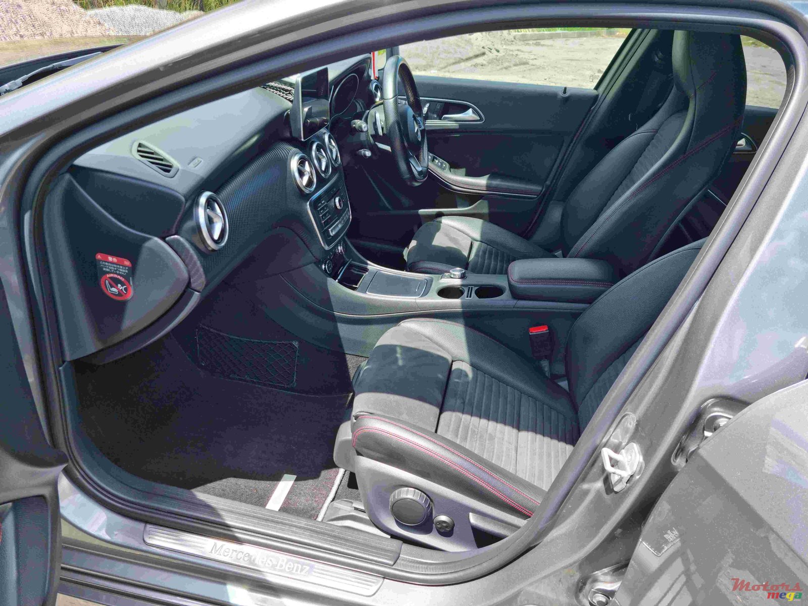 2015' Mercedes-Benz A 180 photo #4