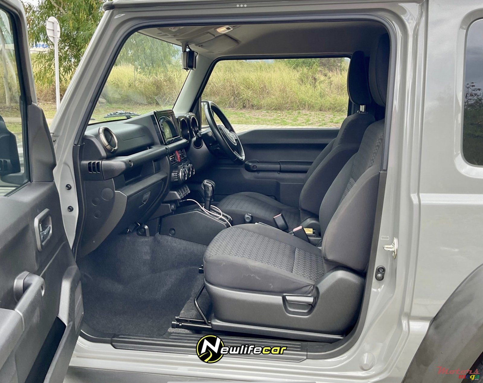 2021' Suzuki Jimny photo #4