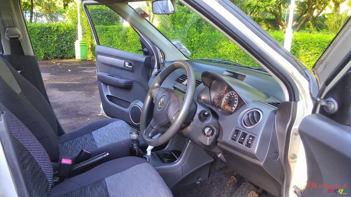 2007' Suzuki Swift photo #5