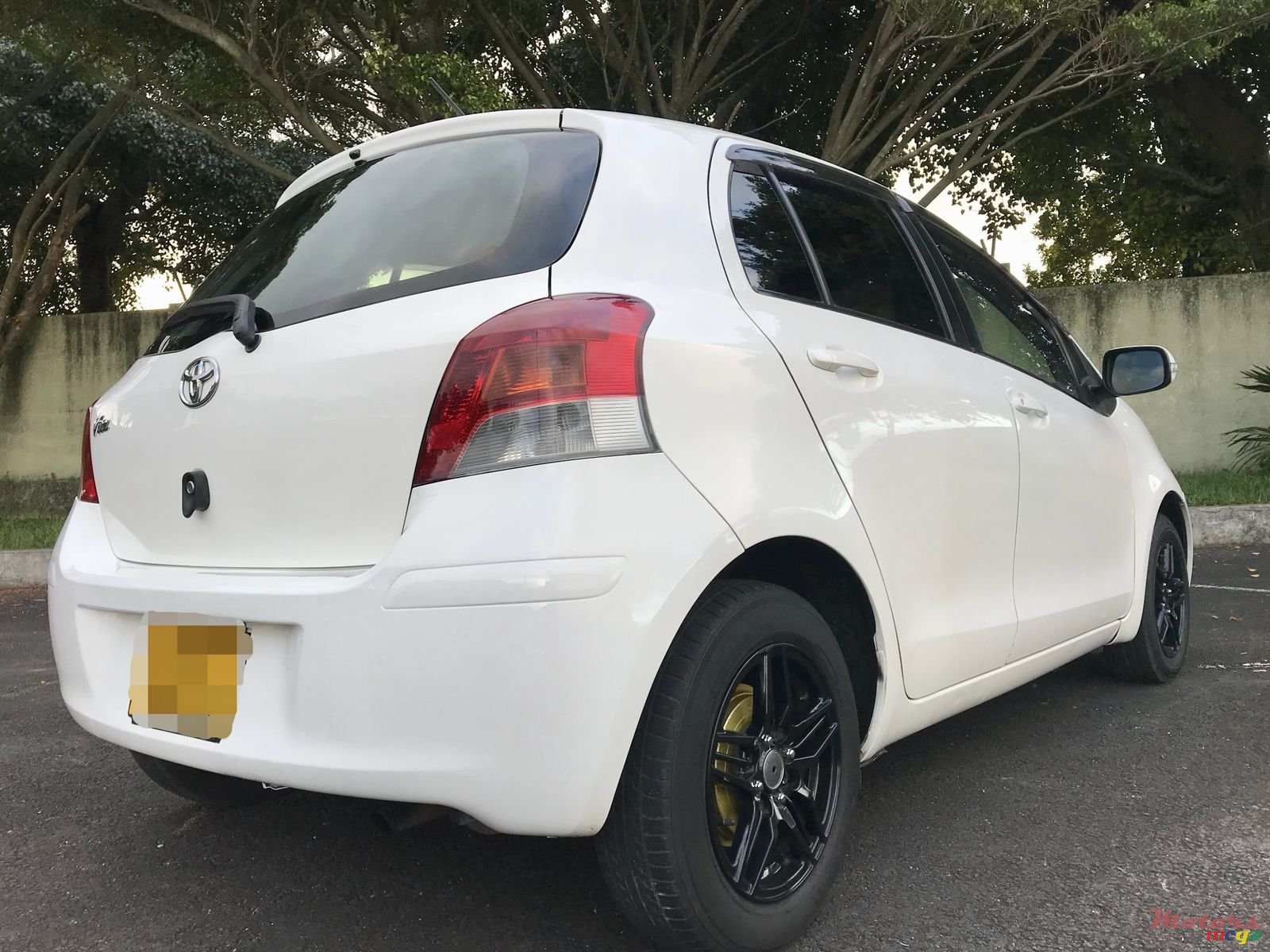 2008' Toyota Vitz photo #5