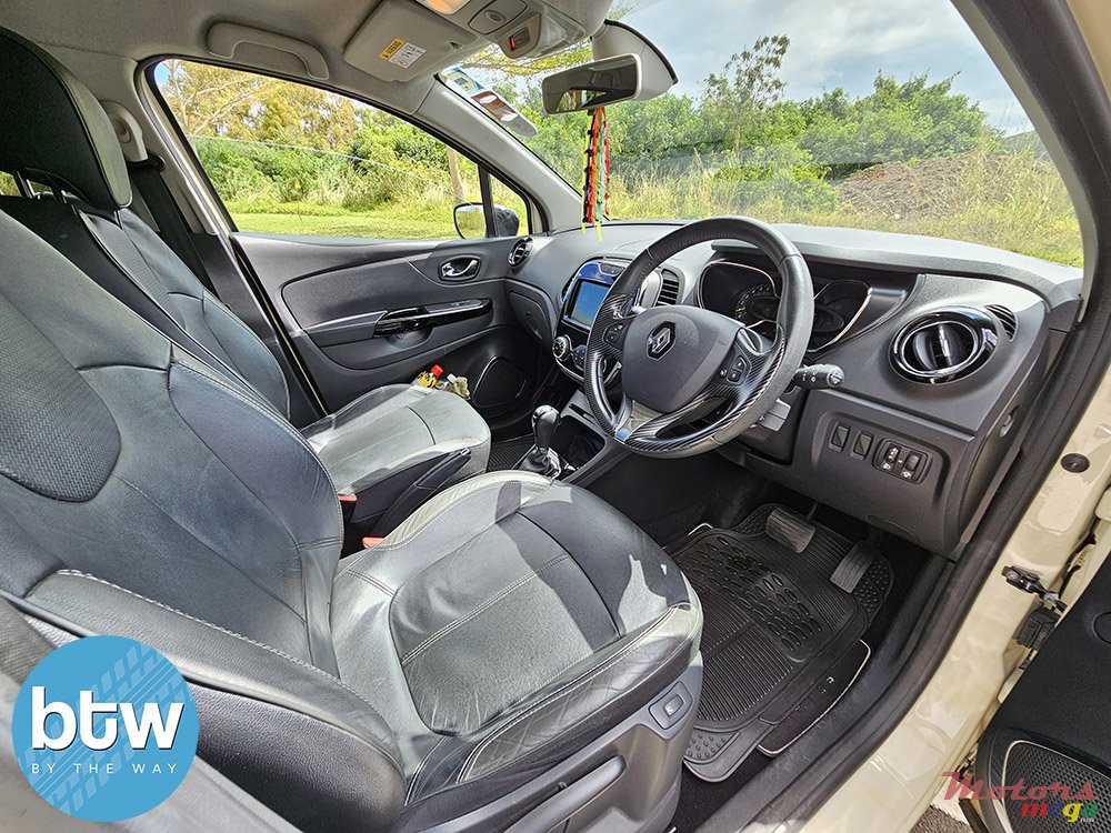 2016' Renault Captur photo #6