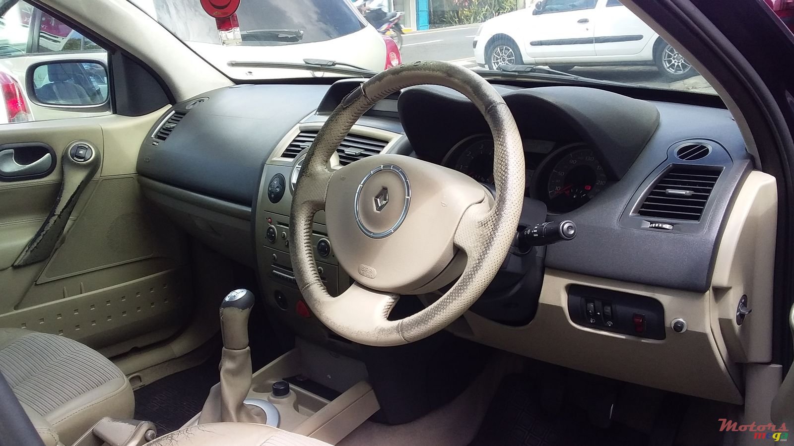 2008' Renault Megane photo #3