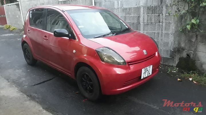 2004' Toyota Land Cruiser photo #4