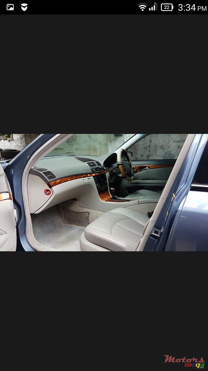 2002' Mercedes-Benz E-Class photo #2