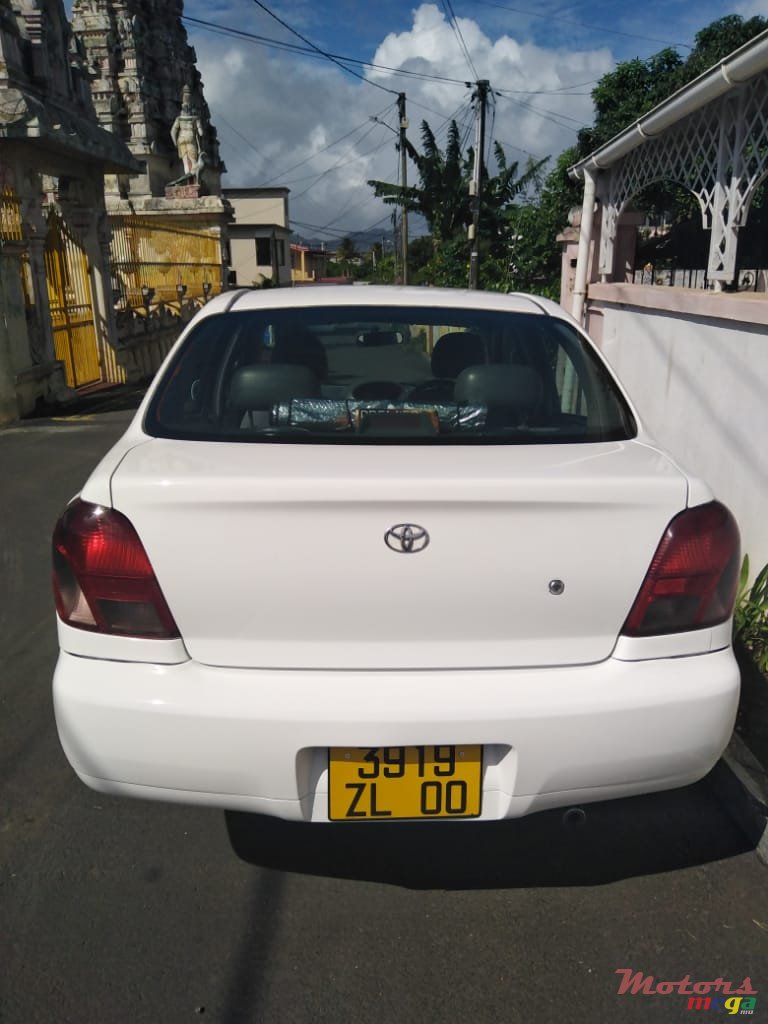 2000' Toyota photo #1