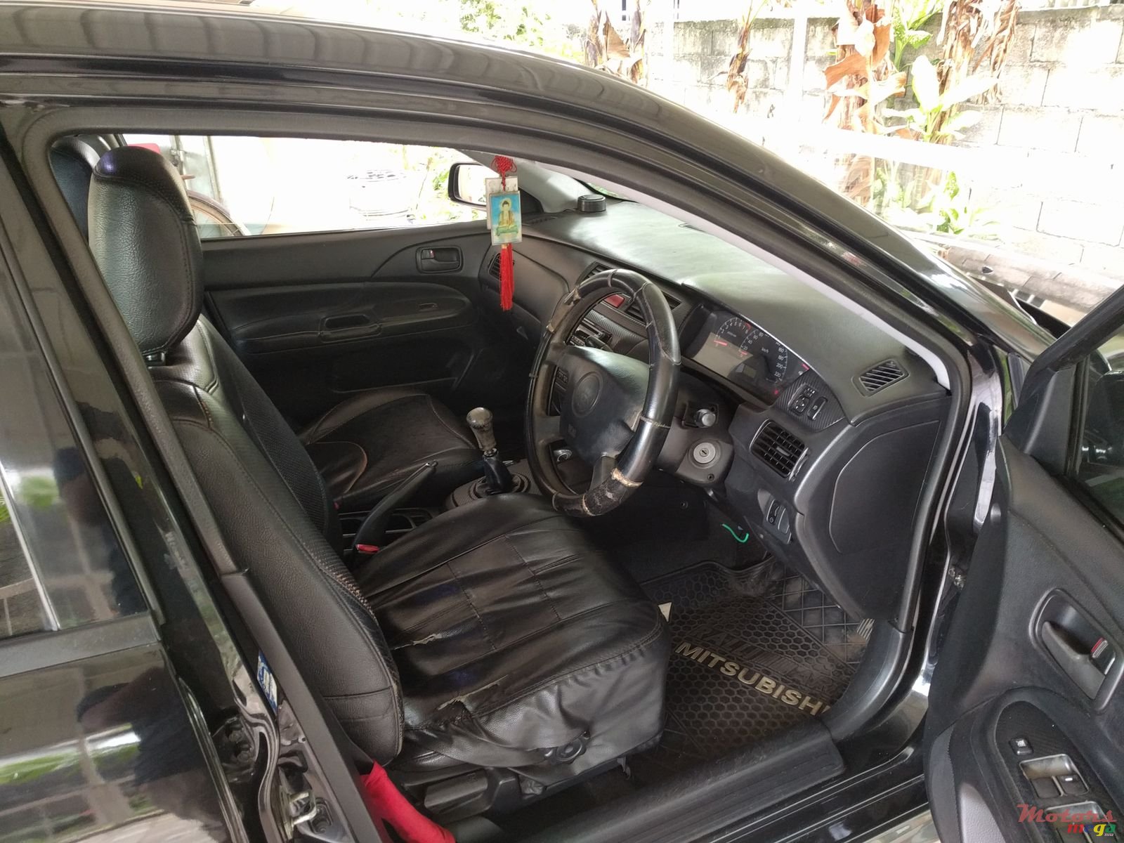 2005' Mitsubishi Lancer photo #4