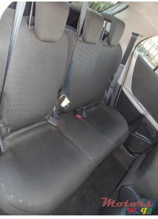 2007' Toyota Yaris photo #5