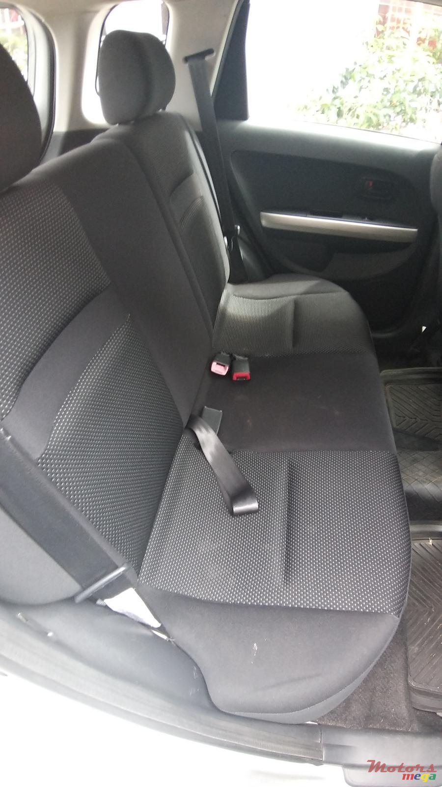 2004' Toyota Ist photo #6