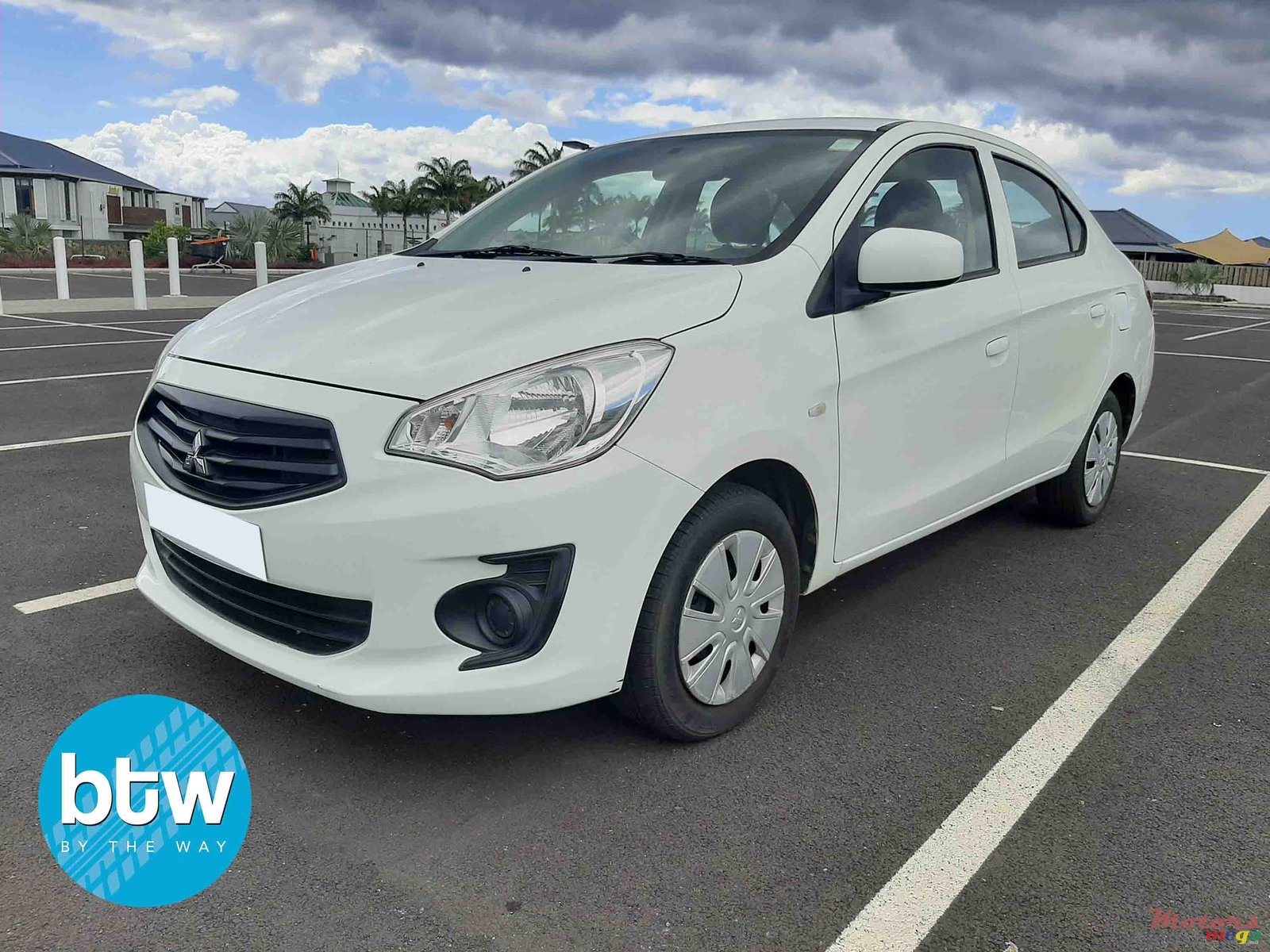 2016' Mitsubishi photo #2