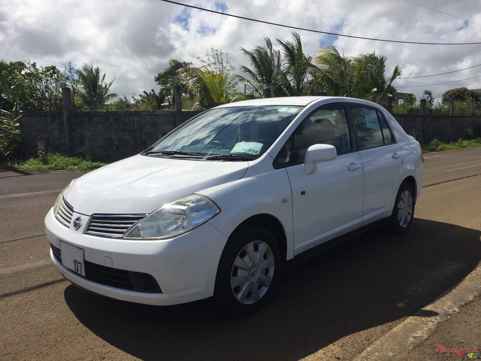 2007' Nissan Tiida photo #2