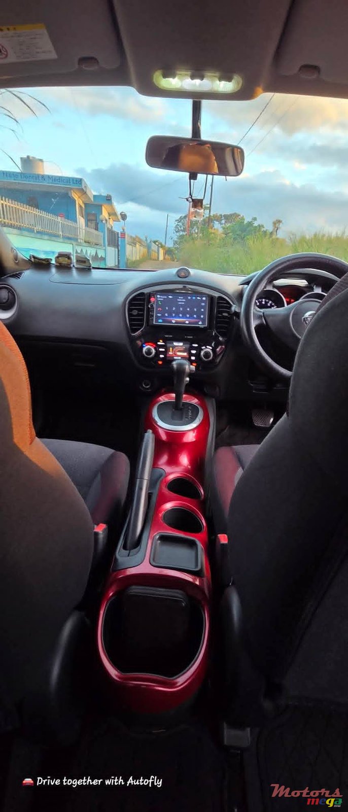 2010' Nissan Juke photo #3