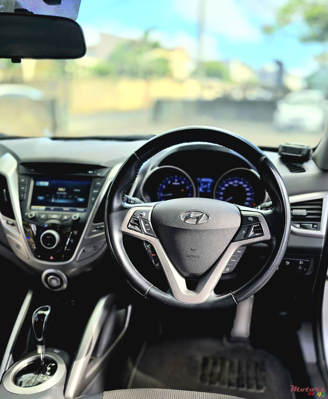 2015' Hyundai Veloster photo #4