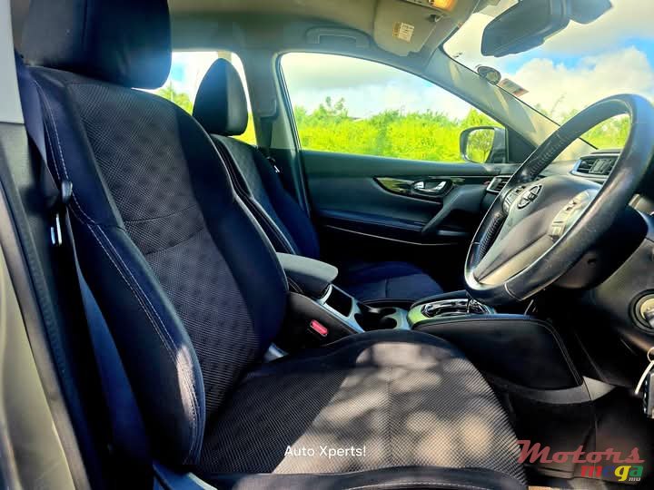 2017' Nissan Qashqai 1.2 Turbo photo #6