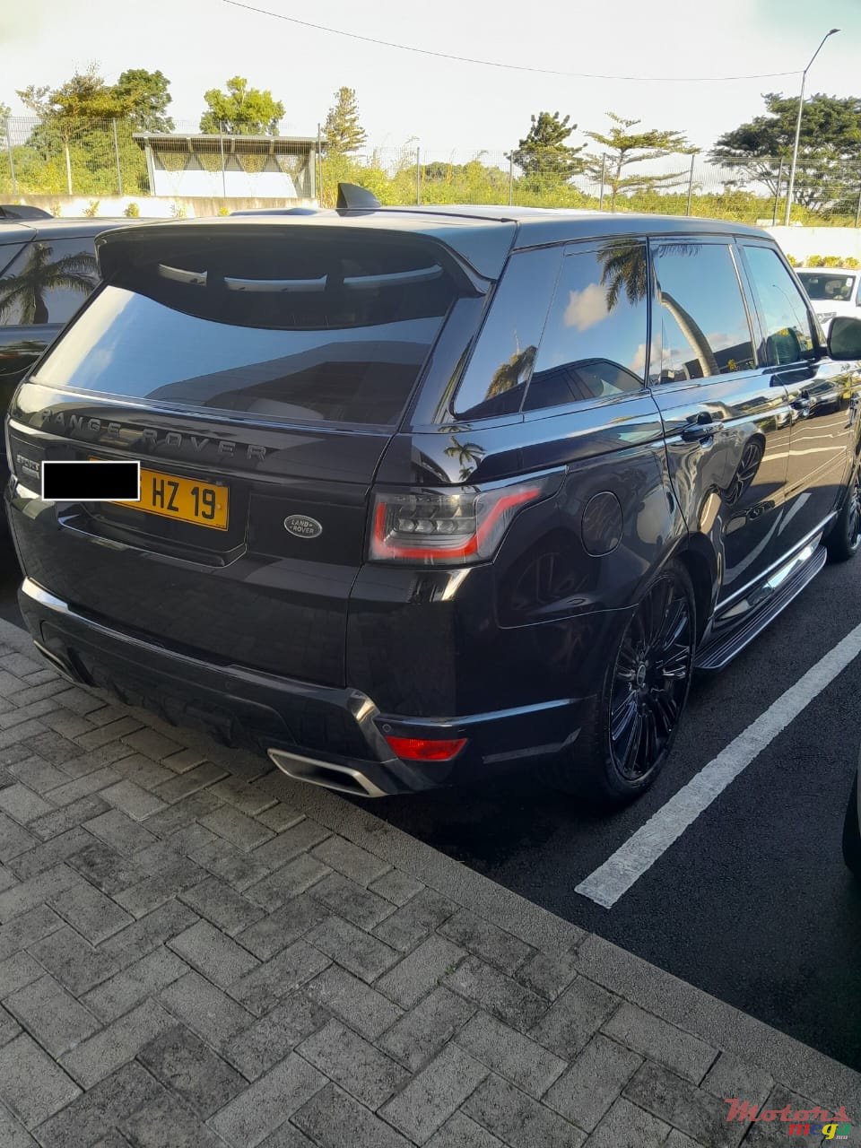 2019' Land Rover Range Rover Sport photo #4