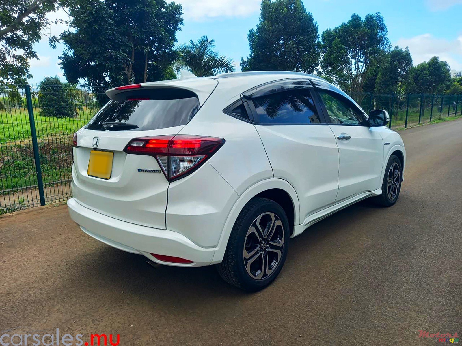 2017' Honda Vezel Z 1.5 Hybrid photo #4