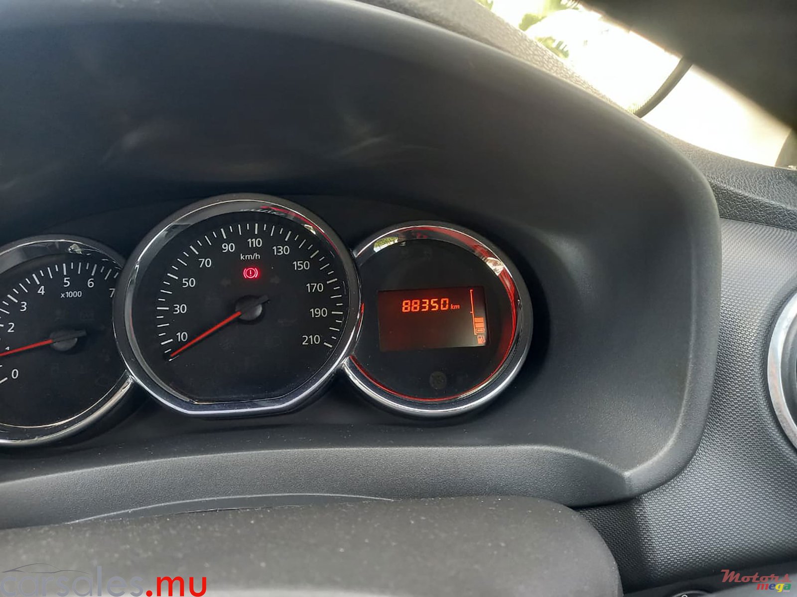 2015' Renault Sandero StepWay 0.9T photo #7