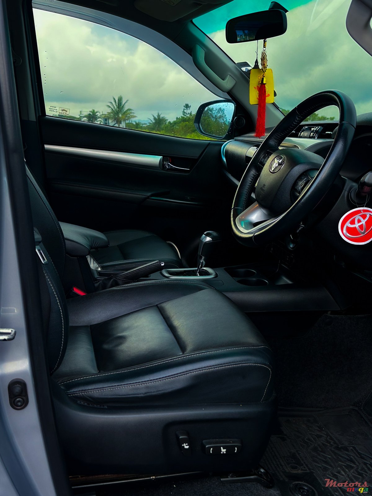 2017' Toyota Hilux photo #6