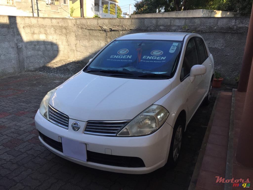 2007' Nissan Tiida photo #2